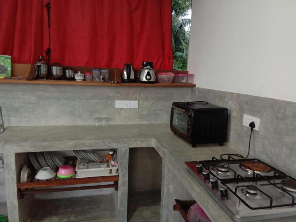 Sunny Mound Unawatuna Close By Sri Yoga Shala Rum bild
